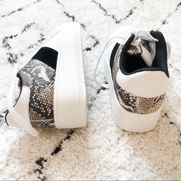 1 LEFT!!! 5⭐️ Snakeskin Platform Animal Sneakers - Picture 6 of 8